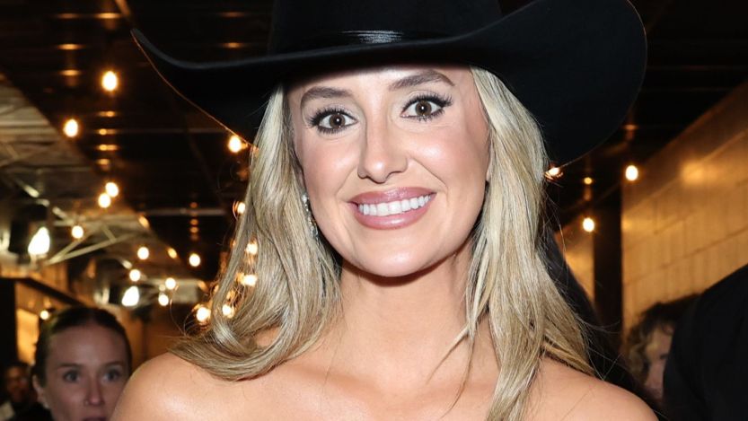 Lainey Wilson Crowned a Young Cancer Patient as Her “Cowgirl of the Night,” and There Wasn’t a Dry Eye in the House