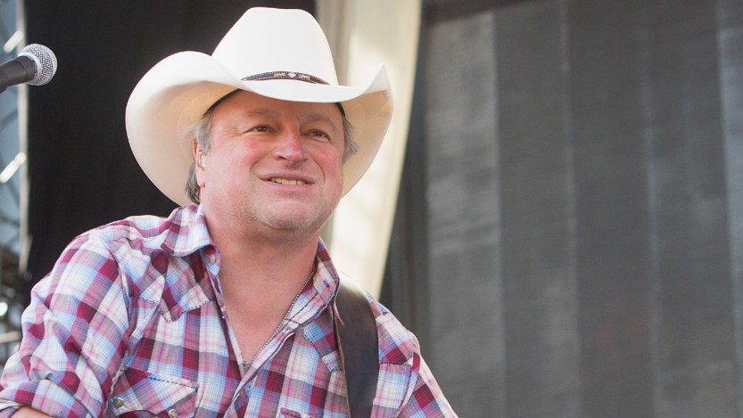 Mark Chesnutt Forced to End Concert After Just Three Songs