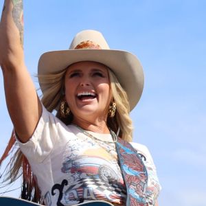 Miranda Lambert Overcomes Nerves, Crushes Ella Langley Cover at Daytona 500