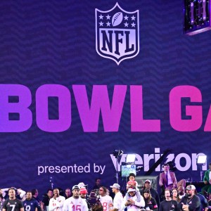 Who Is Singing the National Anthem at the NFL Pro Bowl Games Tonight?