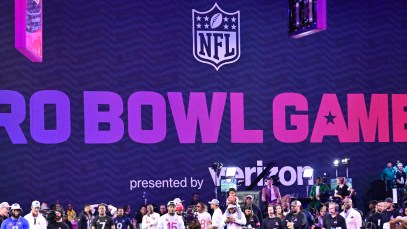 Who Is Singing the National Anthem at the NFL Pro Bowl Games Tonight?