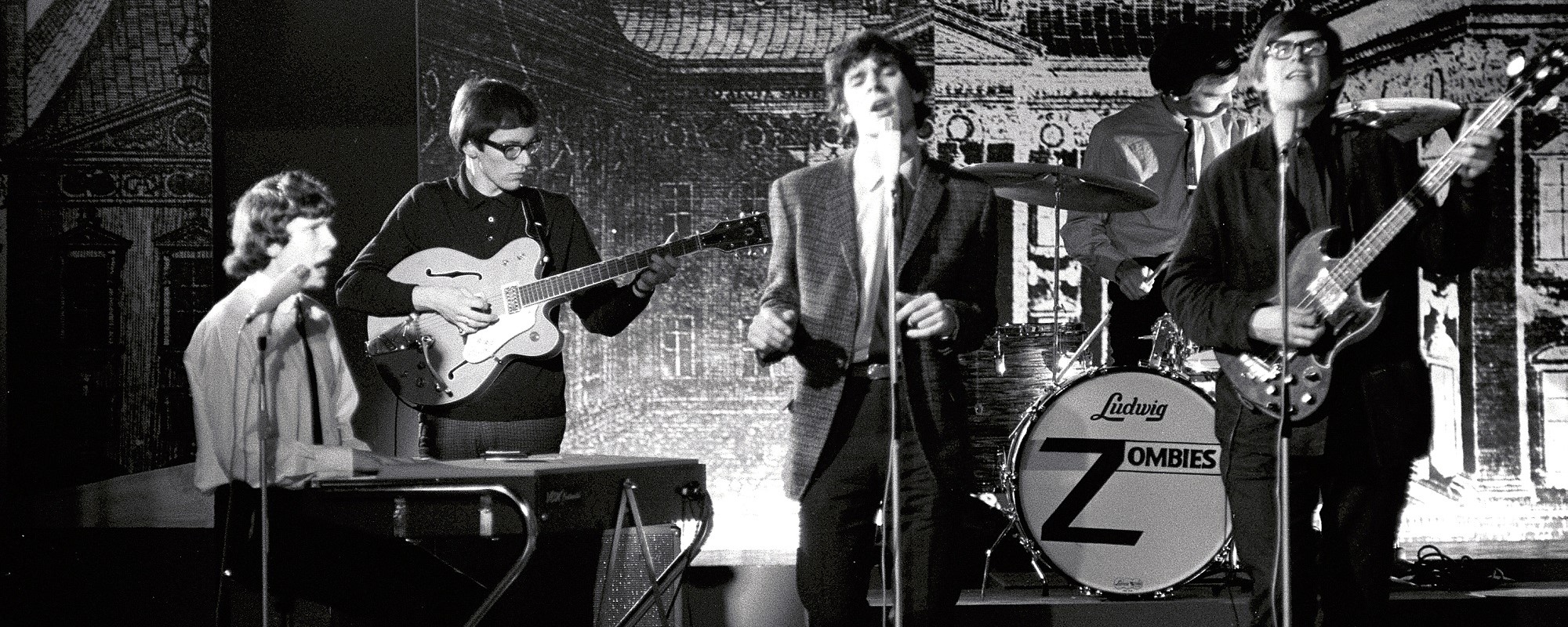 4 Must-Hear Songs From The Zombies’ Debut Album, ‘Begin Here’