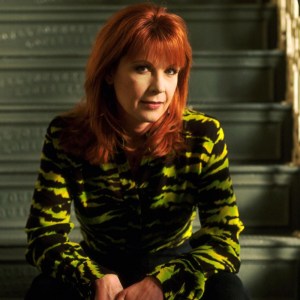 4 90s Female Country Songs That Celebrate Being Single