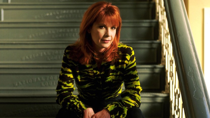 4 90s Female Country Songs That Celebrate Being Single