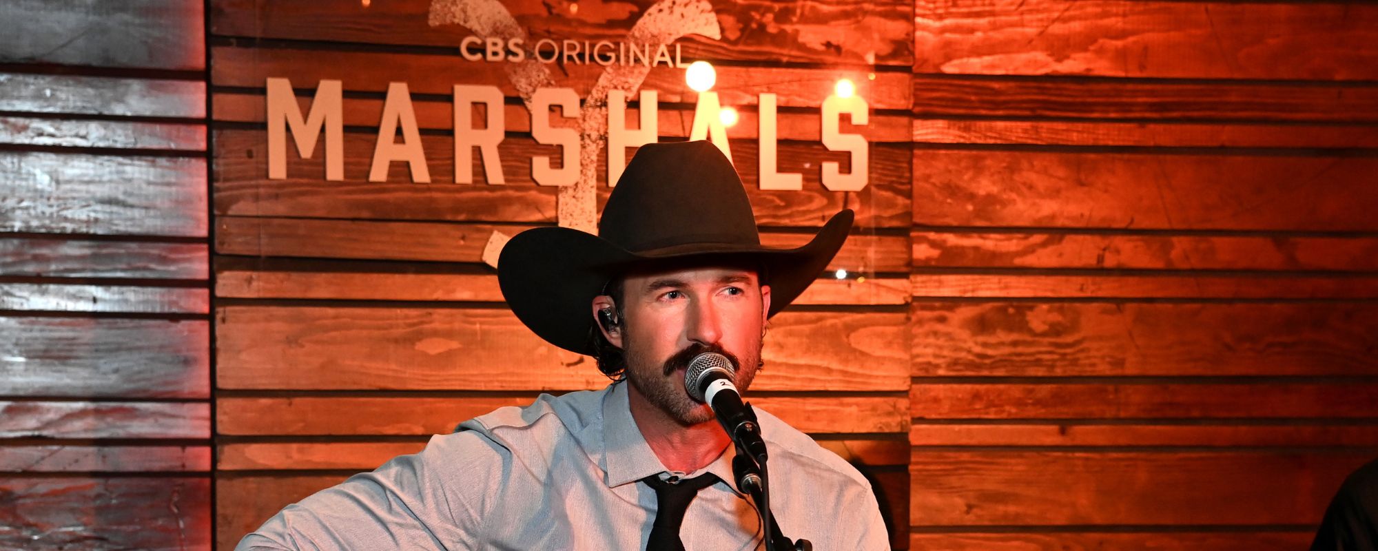 Riley Green Reveals Which Country Music Legend He’d Love To Join for a Glass of Whiskey