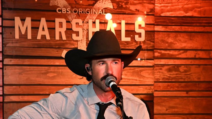 Riley Green Reveals Which Country Music Legend He’d Love To Join for a Glass of Whiskey