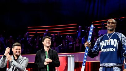 Michael Bublé “Forgets” To Thank ‘The Voice’ Co-Star in Hilarious Season 27 Trophy Unboxing Video