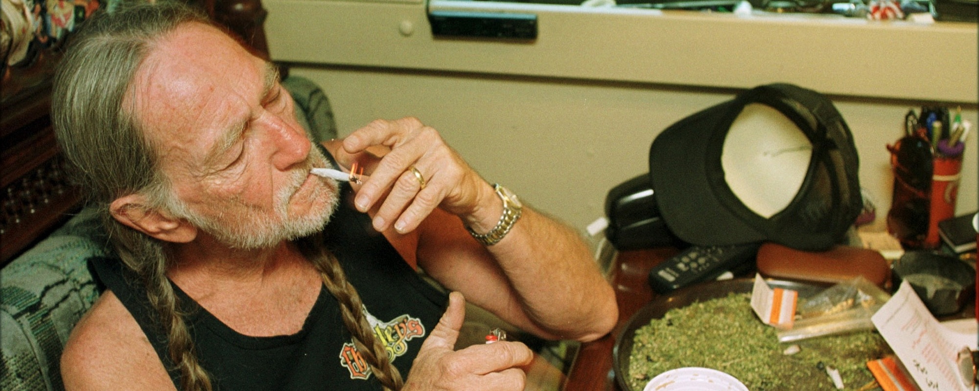 The Story Behind Willie Nelson’s 2012 Ode to Weed With the Help of Kris Kristofferson, Snoop Dogg, and Jamey Johnson