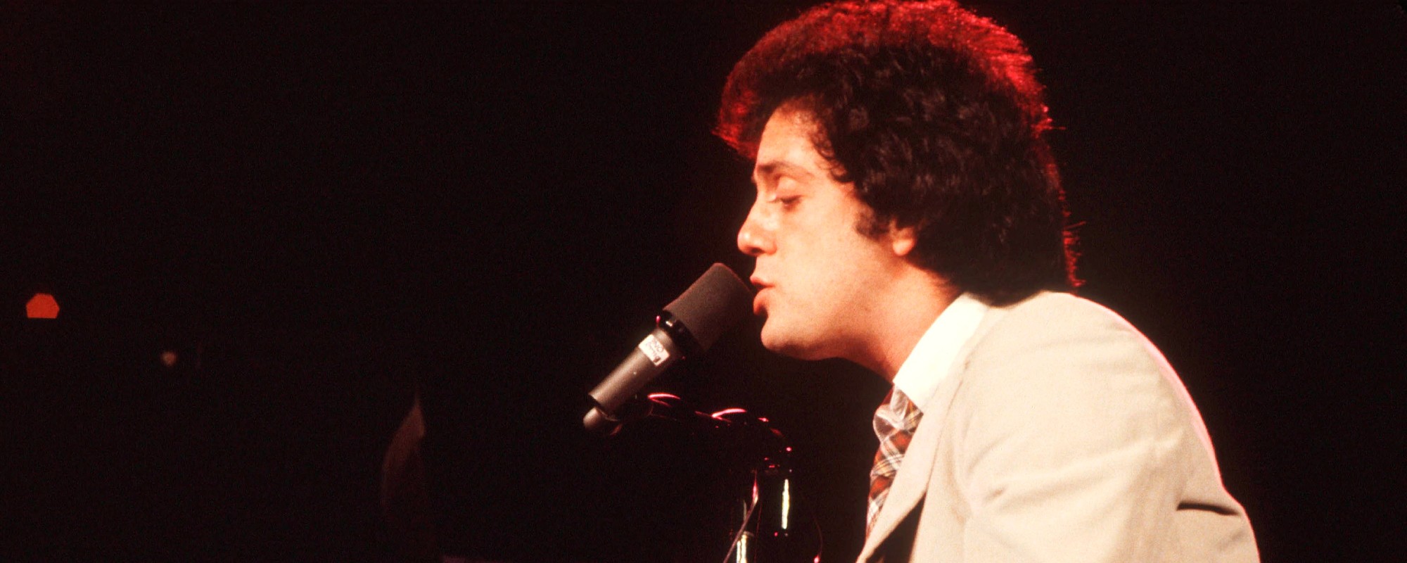 لا يزال بيلي جويل مندهشًا من نجاح إحدى أكبر أغانيه