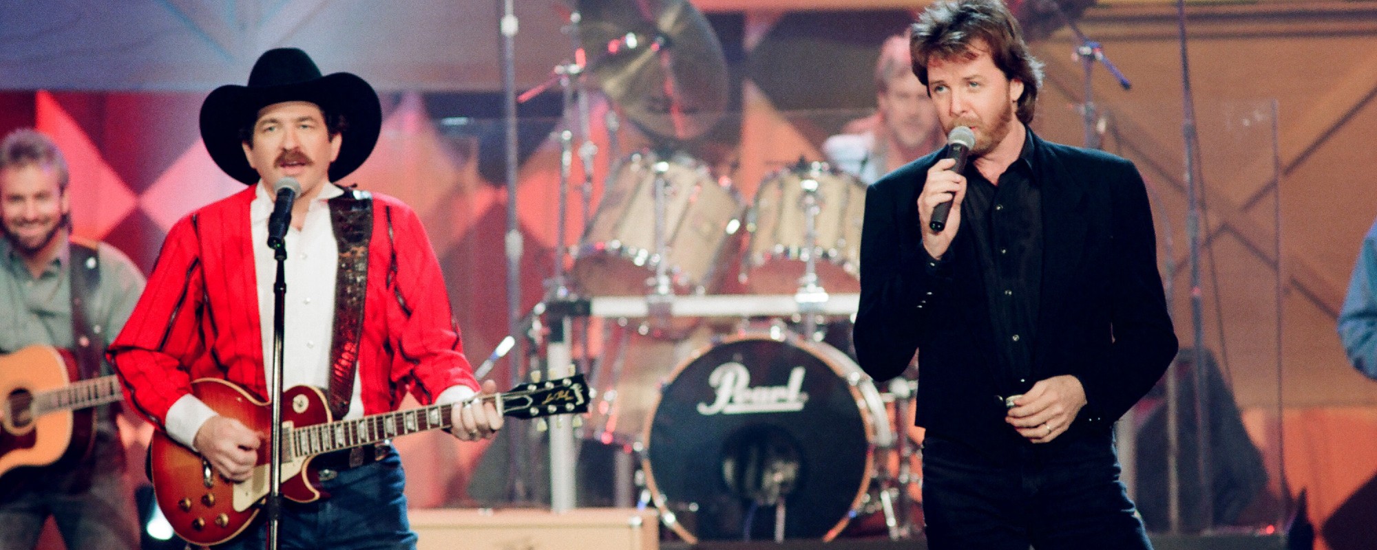 It’s Impossible Not To Smile Listening to These 3 Country Songs From 1992