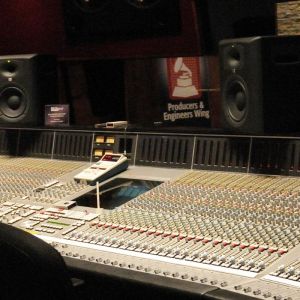 Chuck Ainlay in the studio