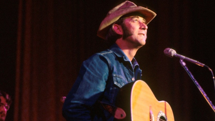 I Still Obsessively Listen to These 4 Nostalgic Country Songs From 1977