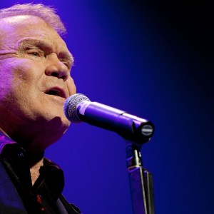 The Tragic Story Behind the Last Single Glen Campbell Ever Released