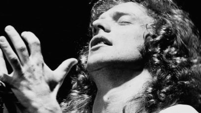 Lou Gramm of Foreigner performing