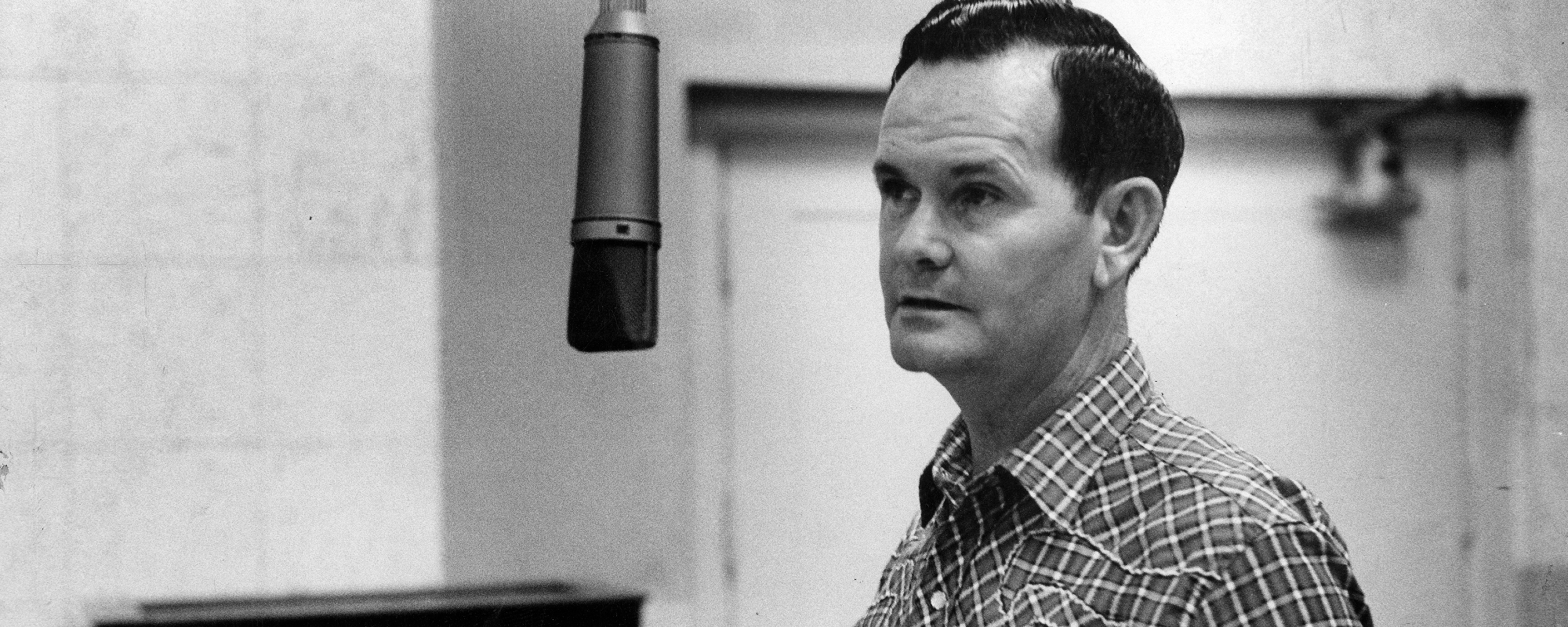 4 Country Hits From 1960 That Shaped the Future of Country Music
