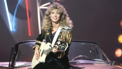 The Lyrics in These 4 Country Songs From 1989 Are Among the Best Ever Written