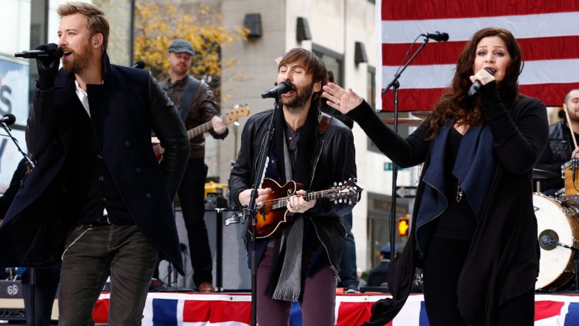 These 3 Feel-Good Country Songs From 2010 Will Always Put Me in a Good Mood