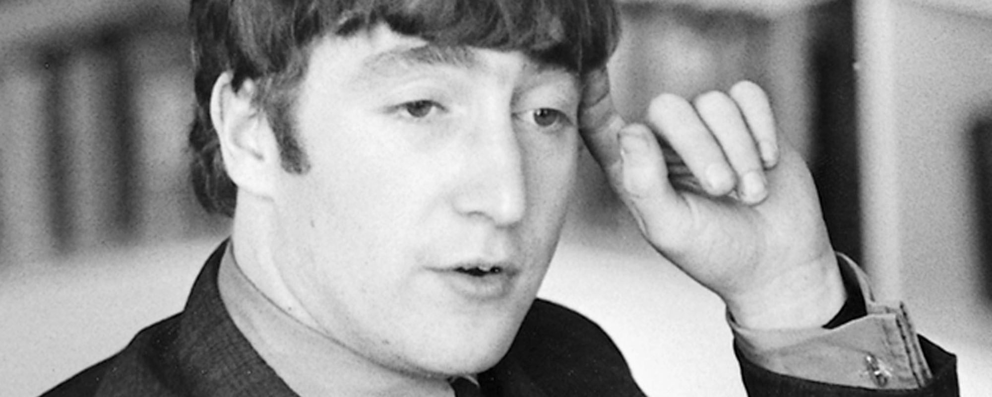 ما رأي جون لينون حقًا في غلاف إلتون جون لفرقة البيتلز: “الناس يخافون من موسيقى البيتلز”