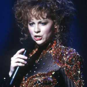 Reba McEntire performing in 1991