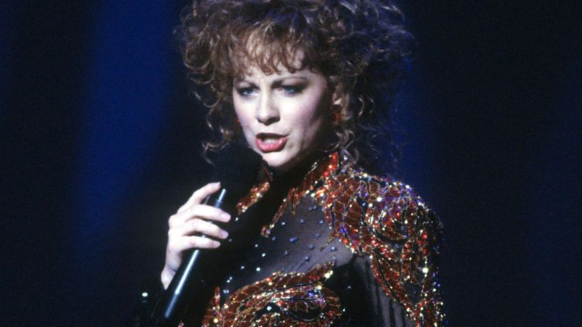Reba McEntire performing in 1991