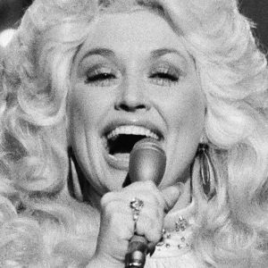 Dolly Parton performing