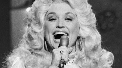 Dolly Parton performing
