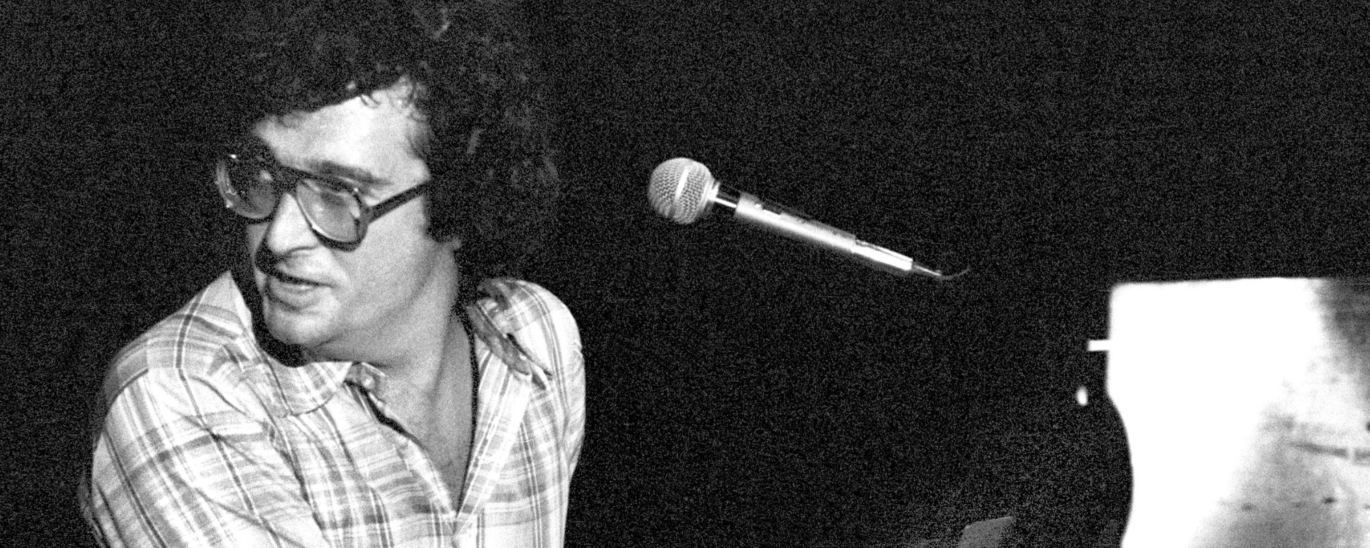 This 1977 One-Hit Wonder Regretted His “Novelty” Song That Resulted in Multiple Death Threats: “The Worst Kind of Hit”