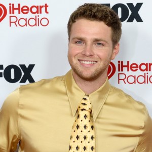 Alex Warren Continues His Rise with Breakout Performance at the 2026 iHeartRadio Music Awards 2026