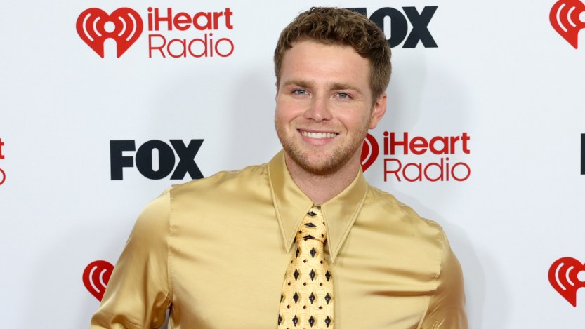 Alex Warren Continues His Rise with Breakout Performance at the 2026 iHeartRadio Music Awards 2026