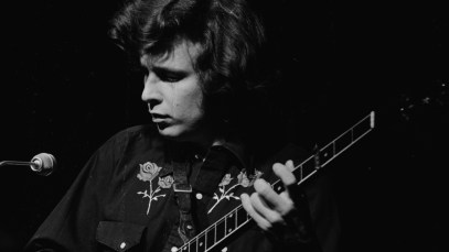 On This Day in 2000, a Pop Icon Took a Chance on This Folk-Rock Classic and Scored Her 50th No. 1