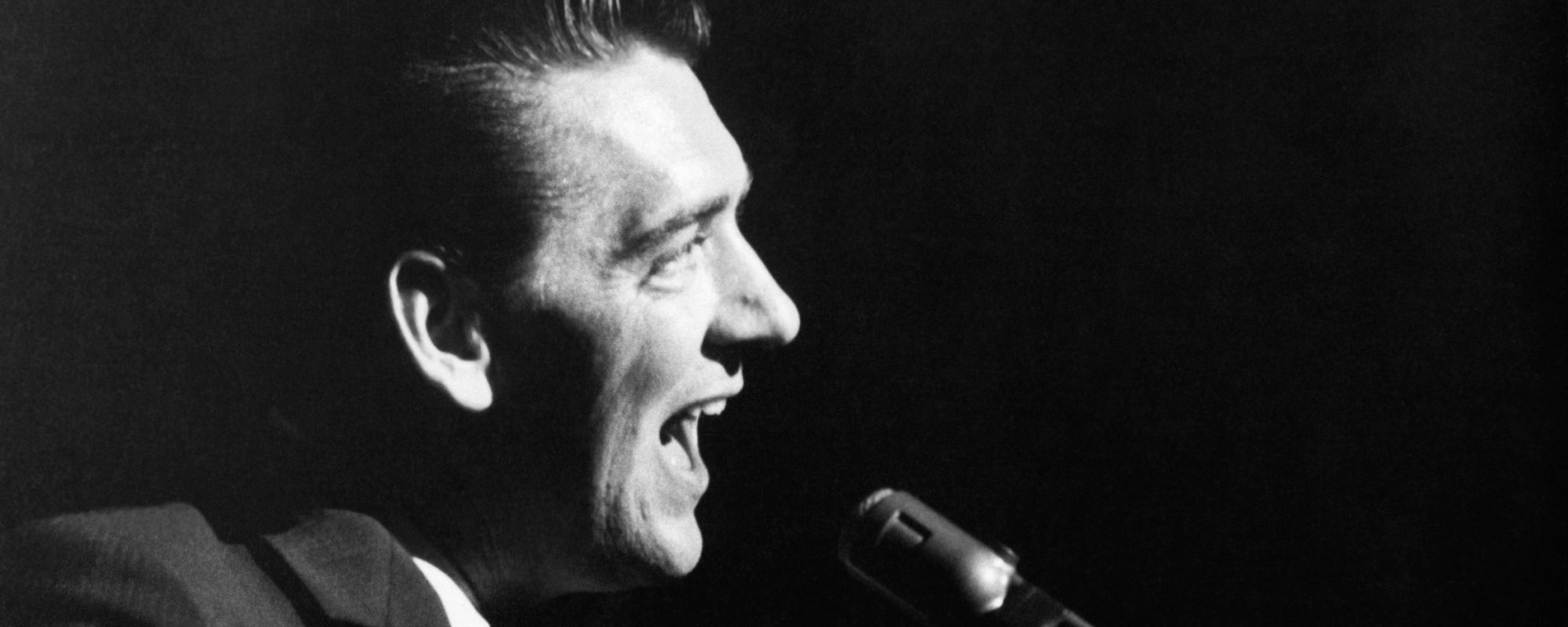 ولد في مثل هذا اليوم من عام 1927، “السيد كانتري” – نجم الموسيقى في الخمسينيات والزوج الأول لجون كارتر.