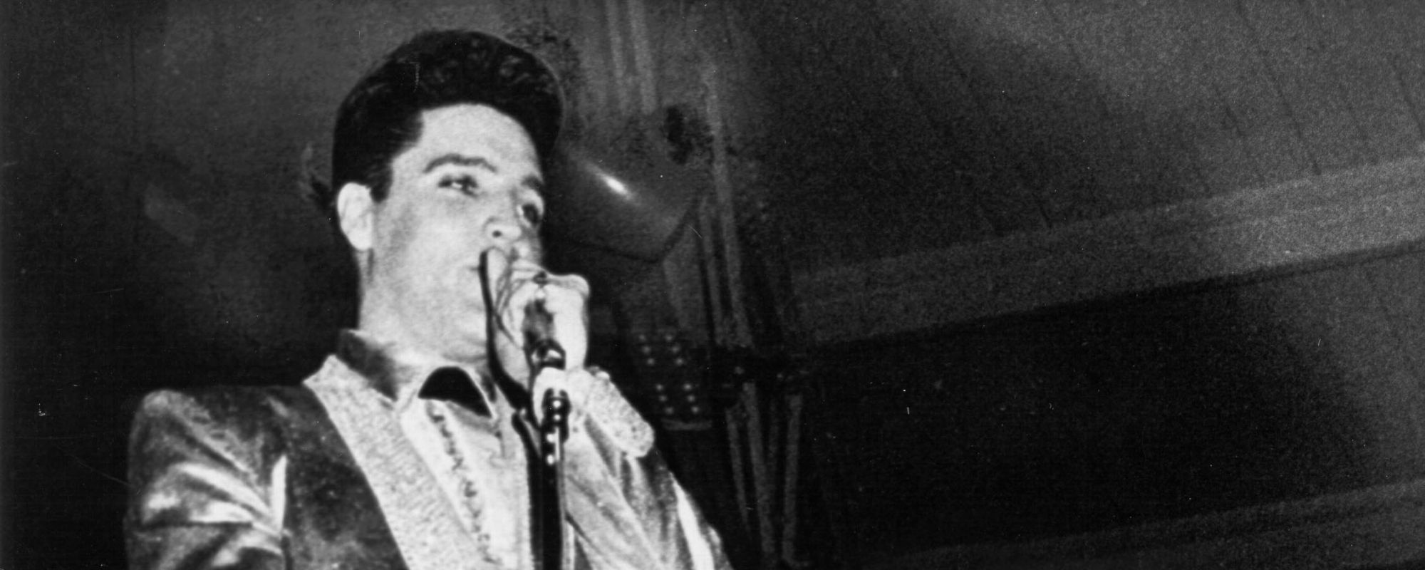 On the Charts 65 Years Ago, Elvis Presley Nabbed His 5th No. 1 of the Decade With a Song Based on an Italian Ballad