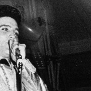 On the Charts 65 Years Ago, Elvis Presley Nabbed His 5th No. 1 of the Decade With a Song Based on an Italian Ballad
