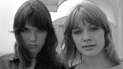 Heart, (L-R) Singer Ann Wilson and Musician Nancy Wilson pose on Hollywood, CA rooftop, September 1976 (Photo by Mark Sullivan/Getty Images)