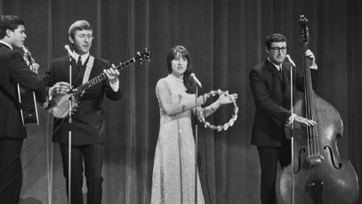 Pop group The Seekers onstage during a Royal Variety Show rehearsal performance, London, from left: Keith Potger, Bruce Woodley, Judith Durham and Athol Guy, November 14th 1966. (Photo by Larry Ellis/Daily Express/Hulton Archive/Getty Images)