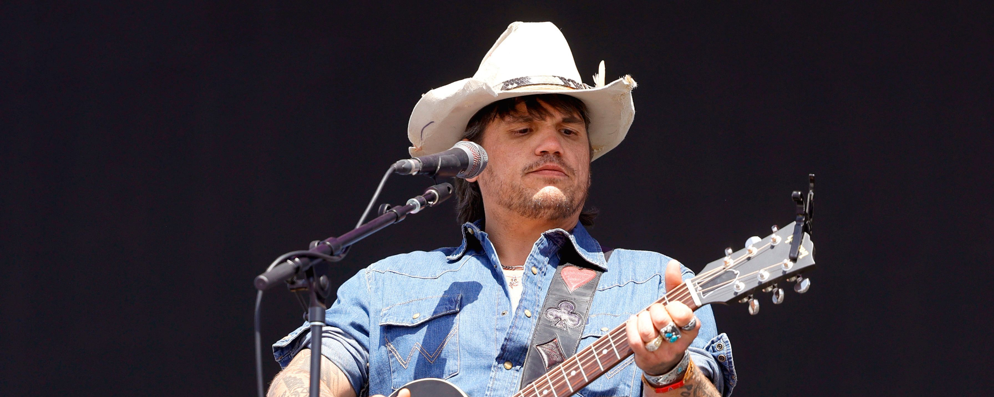 Right Now, My Place Isn’t on a Stage”: Country Singer Cancels Denver Show Amid Family Emergency