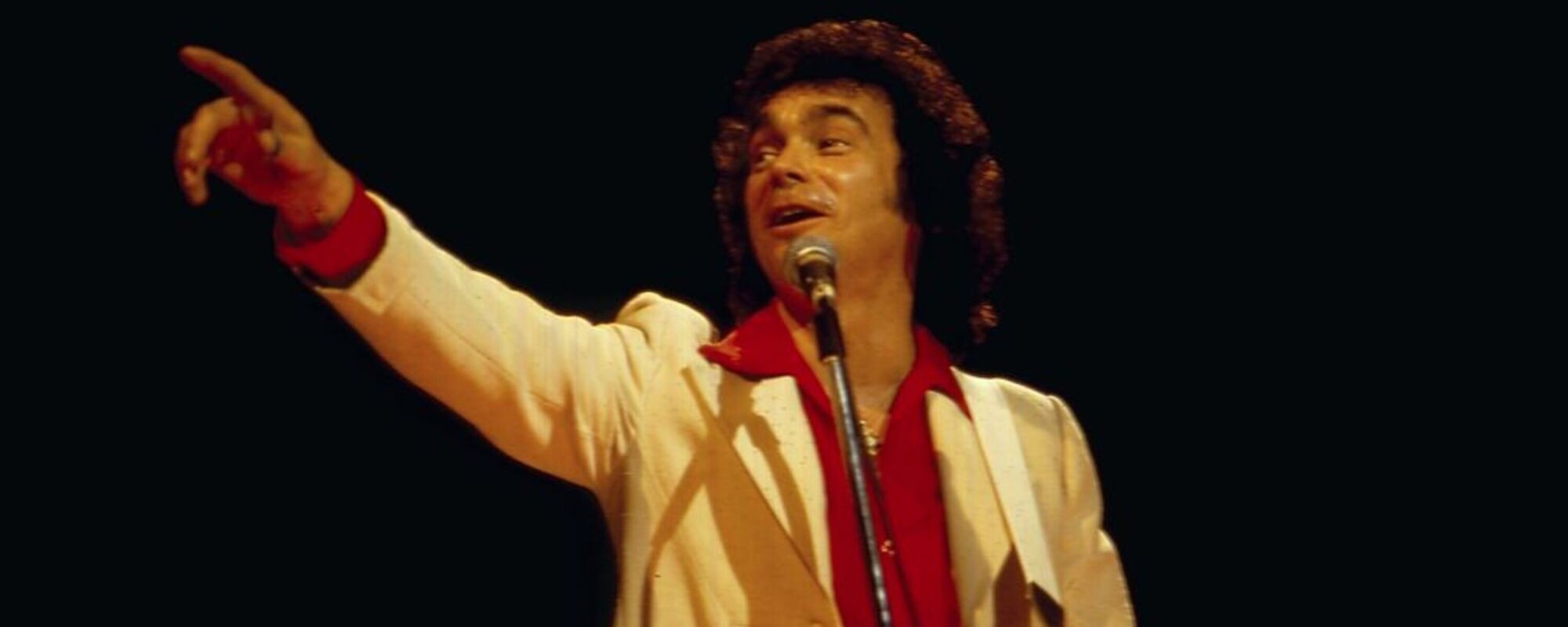 On This Day in 2018, We Lost the Singer, Comedian, and TV Star Married to One of Country Music’s Greatest Vocalists