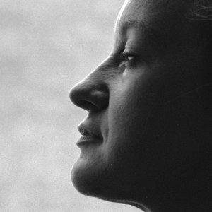 UNITED KINGDOM - JANUARY 01: Photo of Isla CAMERON; Portrait of folk singer (Photo by Brian Shuel/Redferns)