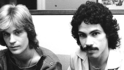 On the Charts in 1977, Hall & Oates Had Their First Billboard Hot 100 Chart-Topper with a Song Inspired by a Spoiled “Rich Guy”