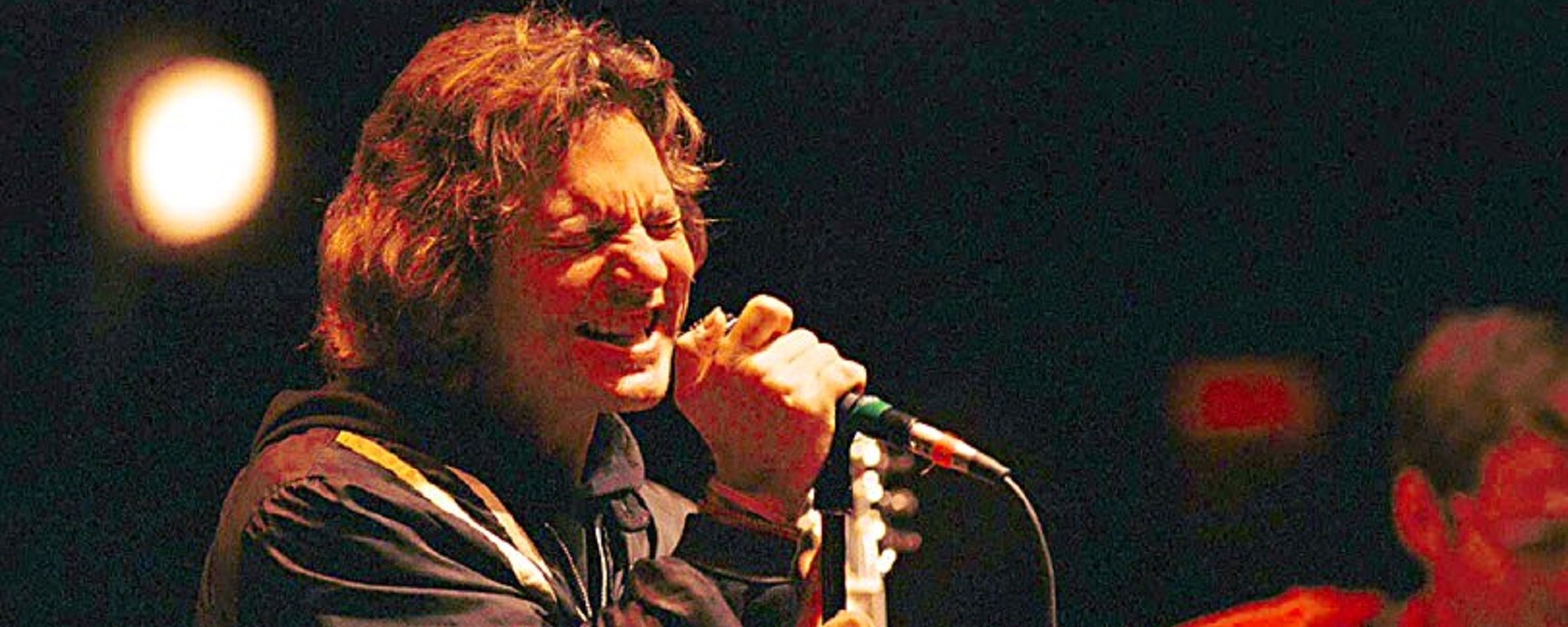 Pearl Jam’s Eddie Vedder Recalls Hanging Backstage With The Rolling Stones and an Awkward Performance With Them in 1997