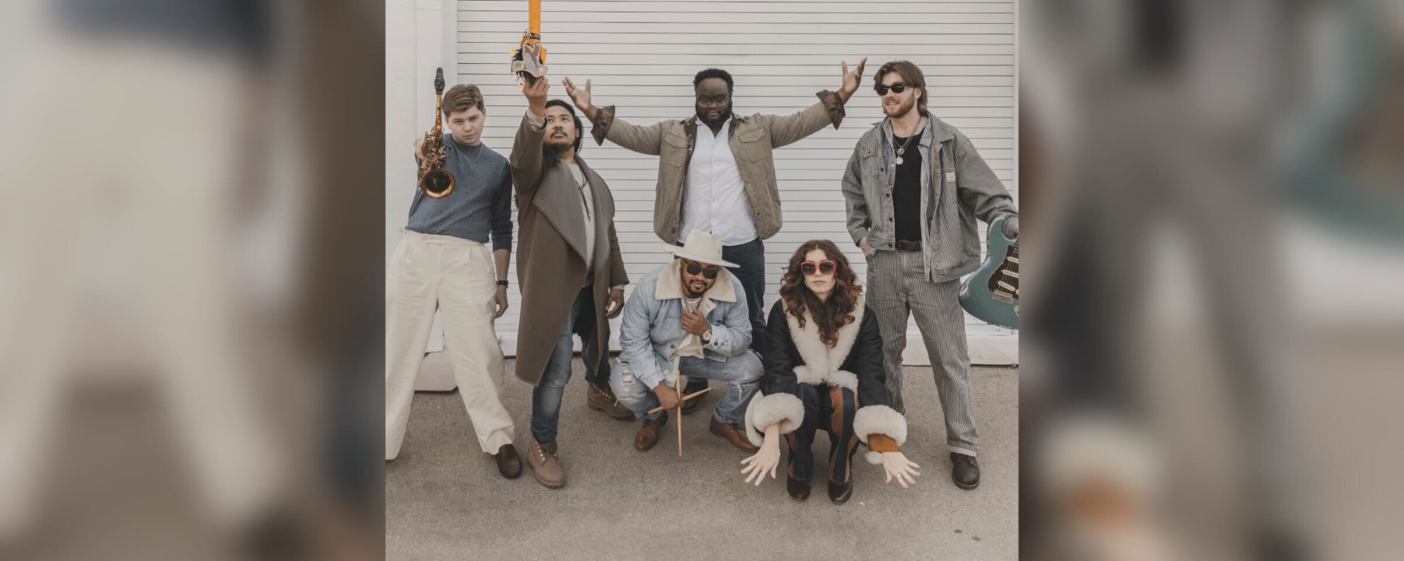 تعرف على فرقة عائلة Moga: المتأهلون للتصفيات النهائية للمواهب الأمريكية على طريق كتاب الأغاني