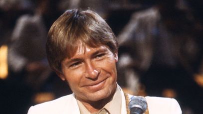 On This Day in 1975, John Denver Recorded Two Chart-Topping Hits—Including a Heartfelt Tribute to His Wife