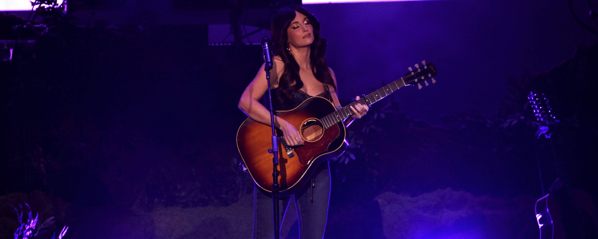 “Haters Are Gonna Say That That Bull Is AI”: Kacey Musgraves Explains Wild Story Behind ‘Middle of Nowhere’ Album Cover