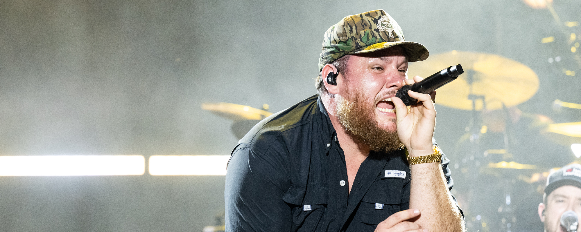Country’s Newest Superstar Blocks Luke Combs From No. 1 With Viral Hit