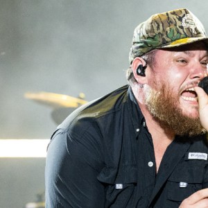 Female Country Singer Blocks Luke Combs From No. 1 With Viral Hit