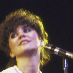 On This Day in 1975, Linda Ronstadt Released Her Chart-Topping Crossover Cover of This 1960 Everly Brothers Hit