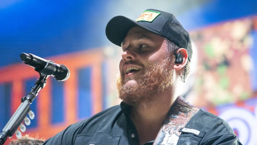 Luke Combs Kicks off ‘My Kinda Saturday Night’ Tour With Shattered Attendance Record at Allegiant Stadium