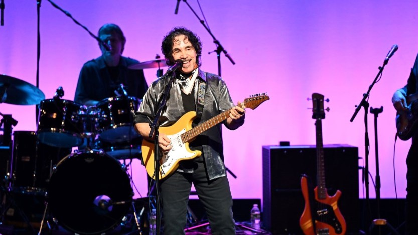 Concert Review: John Oates Plays Reimagined Hall & Oates Classics, Cool Covers, and New Solo Gems at Intimate Connecticut Show