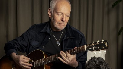 Peter Frampton Announces First Album of New Original Tunes in 16 Years, ‘Carry The Light,’ Featuring a Variety of Famous Guests