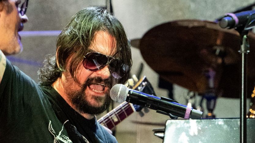 Shooter Jennings Embraces ”Imperfection” in Age of AI